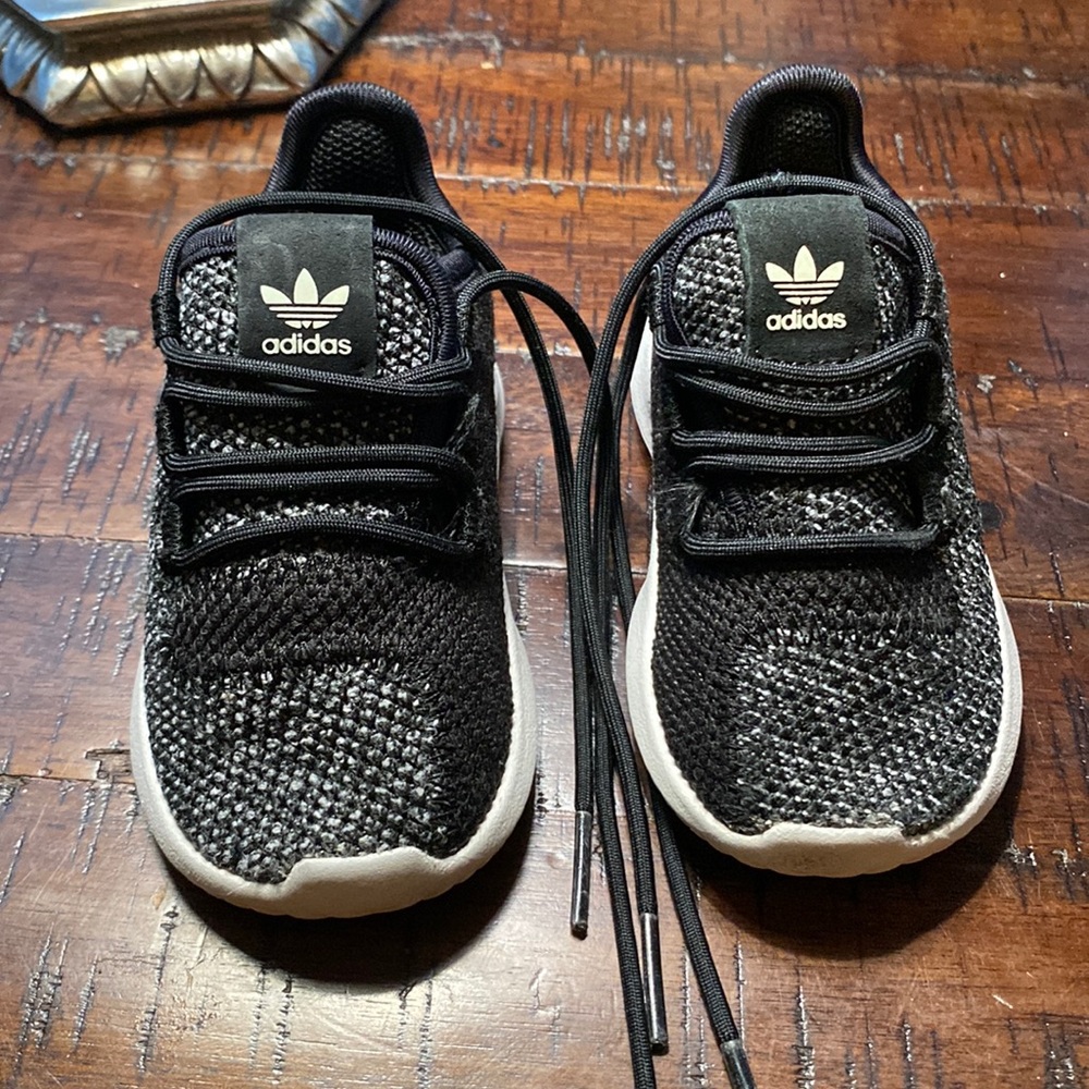 ADIDAS SNEAKERS